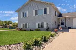 501 Darlene Dr, Marshall, MN 56258 - Photo 3