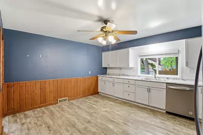 7804 Emerson Avenue N, Brooklyn Park, MN 55444 - Photo 9
