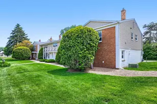 1366 Colonial Dr, Roseville, MN 55113 - Photo 3