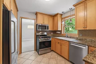 113 E 135th St, Burnsville, MN 55337 - Photo 9