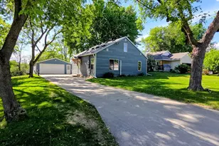 902 Quincy St, Alexandria, MN 56308 - Photo 1