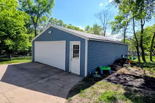 902 Quincy St, Alexandria, MN 56308 - Photo 5