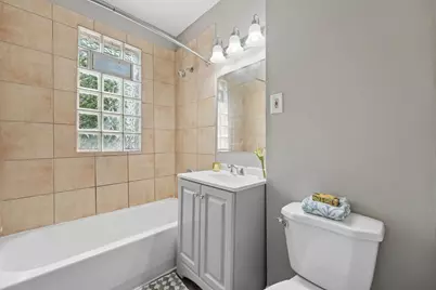 2328 Sheridan Avenue N, Minneapolis, MN 55411 - Photo 19