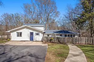 1812 Oakview Ln N, Plymouth, MN 55441 - Photo 3