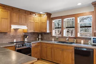 1812 Oakview Ln N, Plymouth, MN 55441 - Photo 11