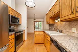 7024 W 113th St, Bloomington, MN 55438 - Photo 13