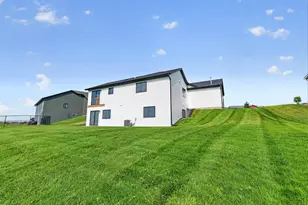 915 7th Ave, Wanamingo, MN 55983 - Photo 5