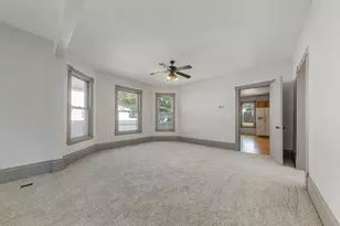 727 Division St W, Faribault, MN 55021 - Photo 9