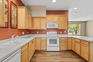 6637 Lamplight Dr, Albertville, MN 55301 - Photo 13