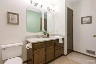 11106 Vessey Ave S, Bloomington, MN 55437 - Photo 15