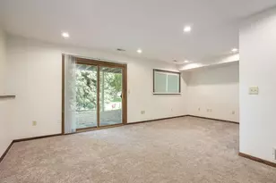 11106 Vessey Ave S, Bloomington, MN 55437 - Photo 19
