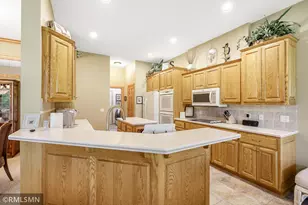 13233 Downey Trail, Apple Valley, MN 55124 - Photo 7