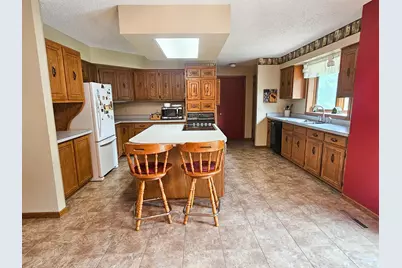 116 Nora Street E, Thief River Falls, MN 56701 - Photo 11