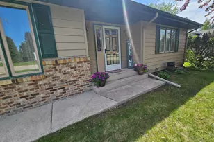 116 Nora St E, Thief River Falls, MN 56701 - Photo 3
