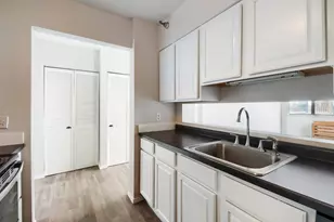 291 7th St W, Saint Paul, MN 55102 - Photo 11