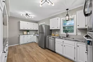2742 Xenwood Ave S, Saint Louis Park, MN 55416 - Photo 9
