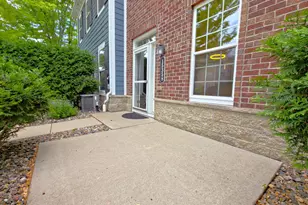 15358 Founders Ln, Apple Valley, MN 55124 - Photo 3