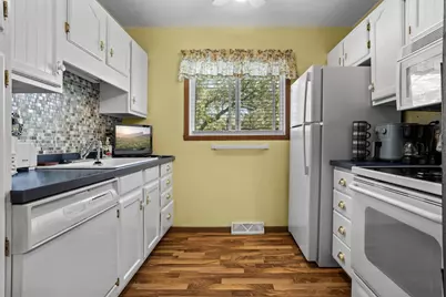 3019 18th Street S, Moorhead, MN 56560 - Photo 5