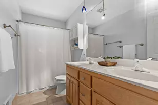 9200 Hearthstead Ln, Eden Prairie, MN 55347 - Photo 35