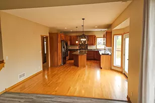 5928 Pintail Ln, White Bear Lake, MN 55110 - Photo 9