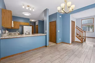 670 Kingfisher Ln, Woodbury, MN 55125 - Photo 7
