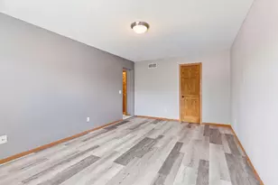670 Kingfisher Ln, Woodbury, MN 55125 - Photo 15