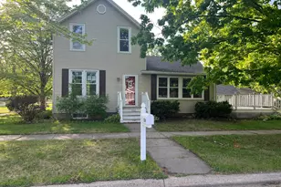 536 Gambia Ave, Wabasha, MN 55981 - Photo 1