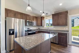 314 Aspen Dr, Somerset, WI 54025 - Photo 9