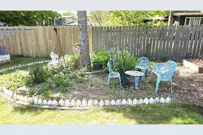 8009 Edgewood Avenue N, Brooklyn Park, MN 55445 - Photo 21