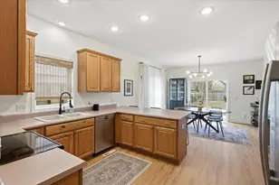 3915 Zane Ave N, Robbinsdale, MN 55422 - Photo 7