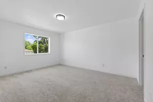 714 E Hawthorne Ave E, Saint Paul, MN 55106 - Photo 9