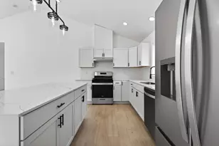 714 E Hawthorne Ave E, Saint Paul, MN 55106 - Photo 7