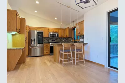 2533 Montana Avenue E, Maplewood, MN 55119 - Photo 9