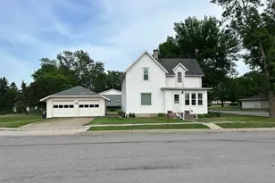 10 Park St N, Fairfax, MN 55332 - Photo 1