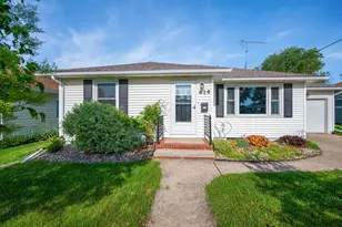 614 Highland Ave, Fairmont, MN 56031 - Photo 1