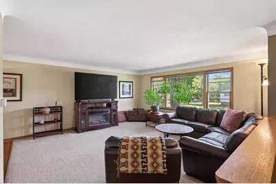 765 Rose Place, Roseville, MN 55113 - Photo 5