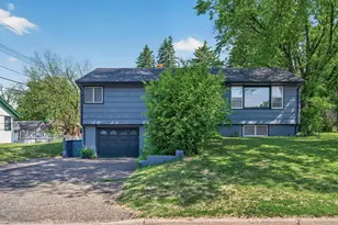 765 Rose Pl, Roseville, MN 55113 - Photo 3
