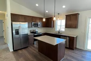3423 Maple Drive S, Cambridge, MN 55008 - Photo 3