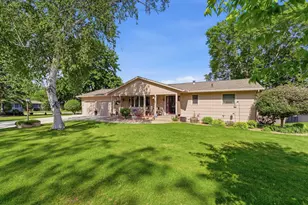 1709 6th St SW, Willmar, MN 56201 - Photo 3
