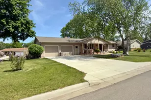 1709 6th St SW, Willmar, MN 56201 - Photo 1