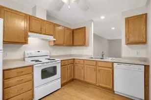 909 Bahls Dr, Hastings, MN 55033 - Photo 3