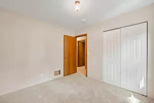 8009 W 104th St, Bloomington, MN 55438 - Photo 17
