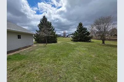 908 Trailview Street, Bovey, MN 55709 - Photo 5