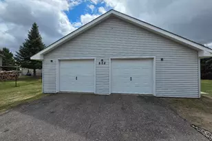 908 Trailview St, Bovey, MN 55709 - Photo 5