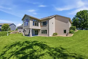 1404 Heritage Ave NW, Hutchinson, MN 55350 - Photo 27