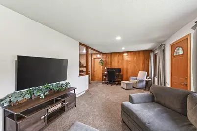 6102 Hampshire Avenue N, Crystal, MN 55428 - Photo 5