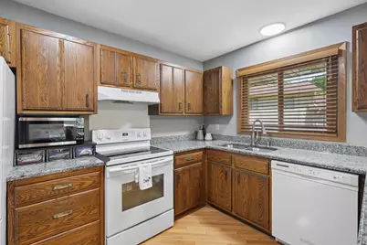 3203 Red Oak Circle S, Burnsville, MN 55337 - Photo 9