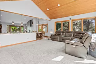 1570 Lakeview Curve, Eagan, MN 55122 - Photo 3