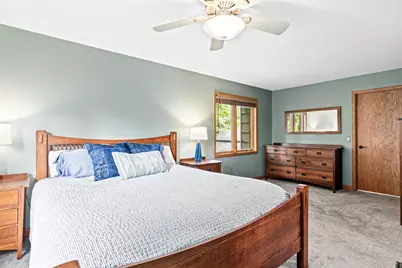1570 Lakeview Curve, Eagan, MN 55122 - Photo 23