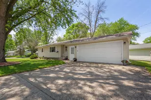 349 Woodland Dr, Owatonna, MN 55060 - Photo 3